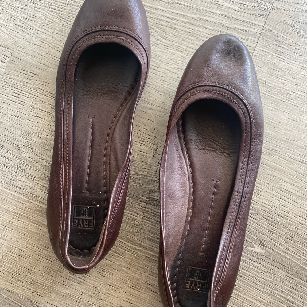 Womens Frye flats